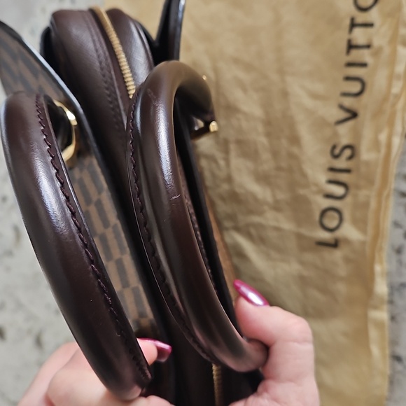 Louis Vuitton TRIANA Damier Ebene in EUC with Dust Bag - Picture 7 of 16